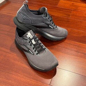 Brooks Men's Black Athletic Shoes